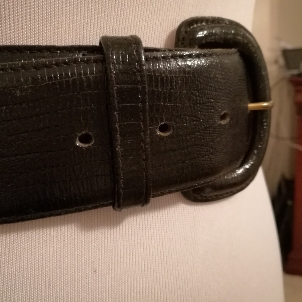 Ann Taylor Belt Black Leather. Nice!!